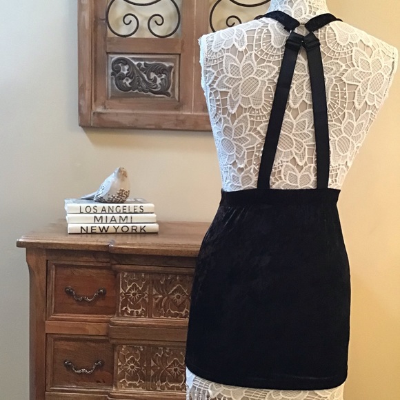 E613 EUC Dolls Kill Current Mood Velvet Suspender Skirt - Picture 5 of 6